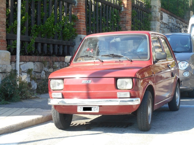 www.targhenere.net/images/006/fiat_126_apr17_front_zpsclyboc2s.jpg