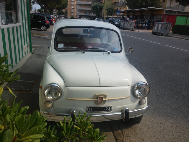 www.targhenere.net/images/006/fiat_600_-_ra_11_fronte_zpstsxt5ktm.jpg