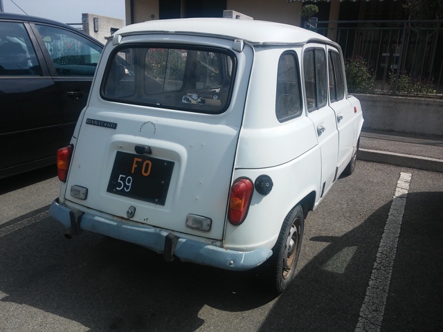 www.targhenere.net/images/006/renault_r4_-_fo_59_retro_oinotna_tn33923_zps0ypsevwf.jpg