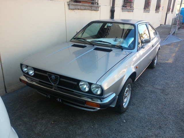 www.targhenere.net/images/007/alfa_romeo_alfasud_sprint_ra36_fronte_zpsopdbszo1.jpg