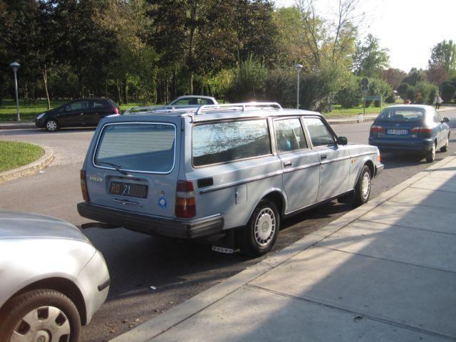 www.targhenere.net/images/007/volvo240swiorioro_zpsu2fceolw.jpg