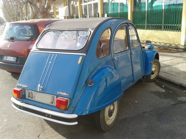 www.targhenere.net/images/media/2cv6special_tn9463_zps04180934.jpg