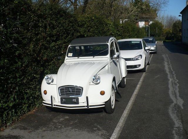 www.targhenere.net/images/media/2cv_zps77cf6382.jpg