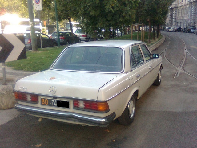 www.targhenere.net/images/media/F-Mercedes200W123-1978_zps497433ca.jpg