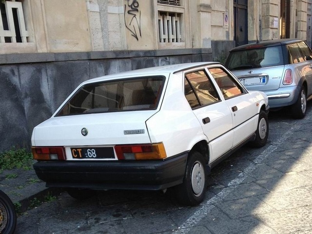 www.targhenere.net/images/media/af_alfaromeo_33_01.jpg