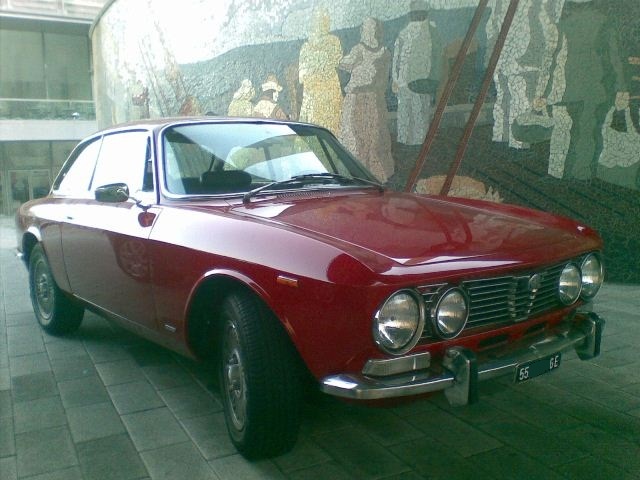 www.targhenere.net/images/media/alfa2000gtv-copia_zps456e67f3.jpg