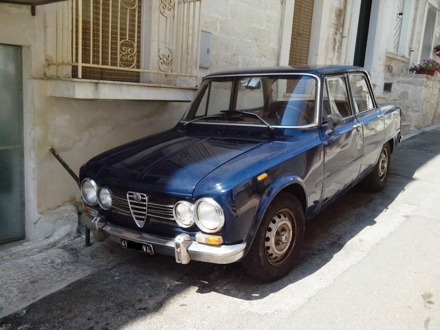 www.targhenere.net/images/media/alfa_romeo_giulia_super_13_anno_1974_2_zpsf7861f44.jpg