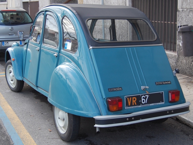 www.targhenere.net/images/media/citroen_2cv_f01_rid_tn6744_zpsc1c6c90f.jpg