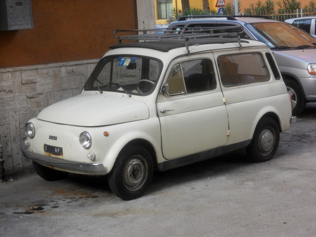 www.targhenere.net/images/media/fiat_500_giardiniera_1965_ant_zpsbdbecb14.jpg
