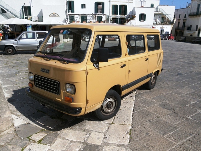 www.targhenere.net/images/media/fiat_900e_panorama_anno_1983_2_zps8caf8e6e.jpg