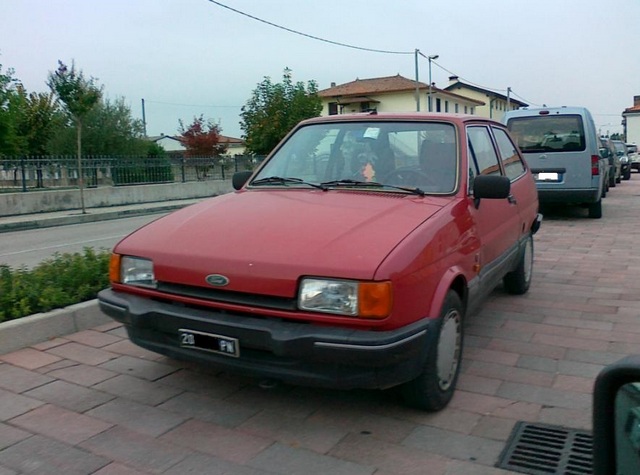 www.targhenere.net/images/media/ford_fiesta_ghia_11_1984_2_zpsf569f4ad.jpg