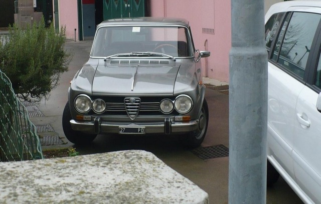 www.targhenere.net/images/media/giulia_3_zpsfd620765.jpg