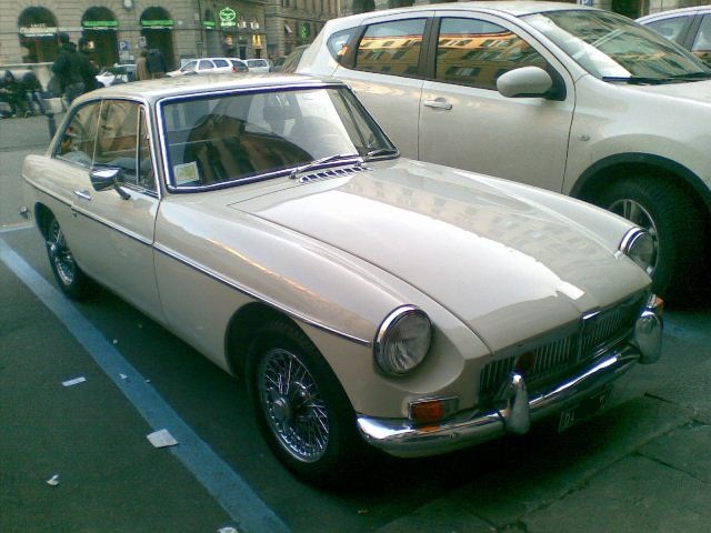 www.targhenere.net/images/media/mgb-gt-copia_zps0bb8456b.jpg