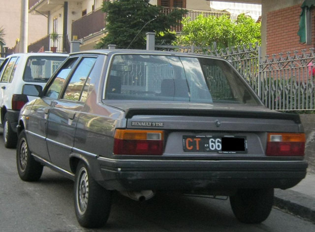 www.targhenere.net/images/media/renault9tse1471cv84ct66_tn19636_zps0e8ef9fc.jpg