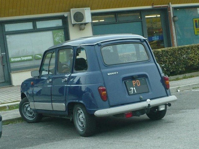 www.targhenere.net/images/media/renault_4_tn22428_zps33fe53c2.jpg