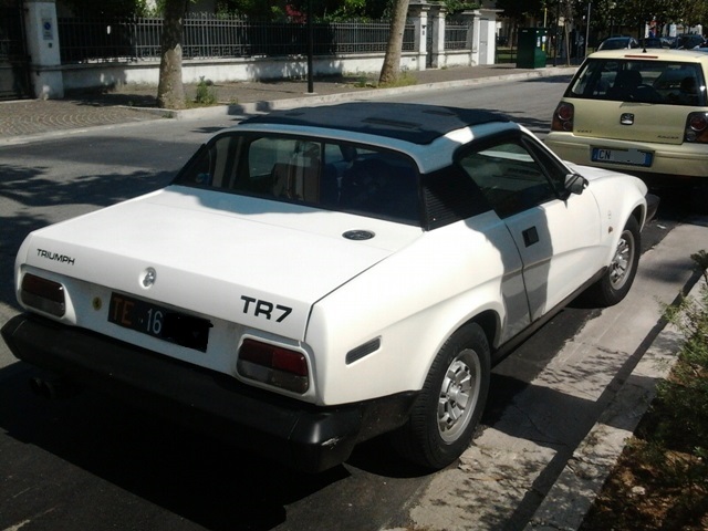 www.targhenere.net/images/media/triumph_tr7_seconda_tn12791_zps7f335b93.jpg